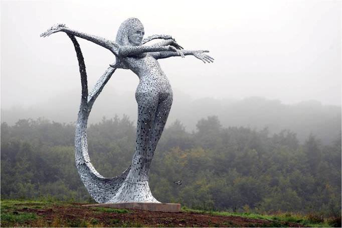 Arria by Andy Scott, one of the highest murmaid sculptures (10 meters high), Scotland UK