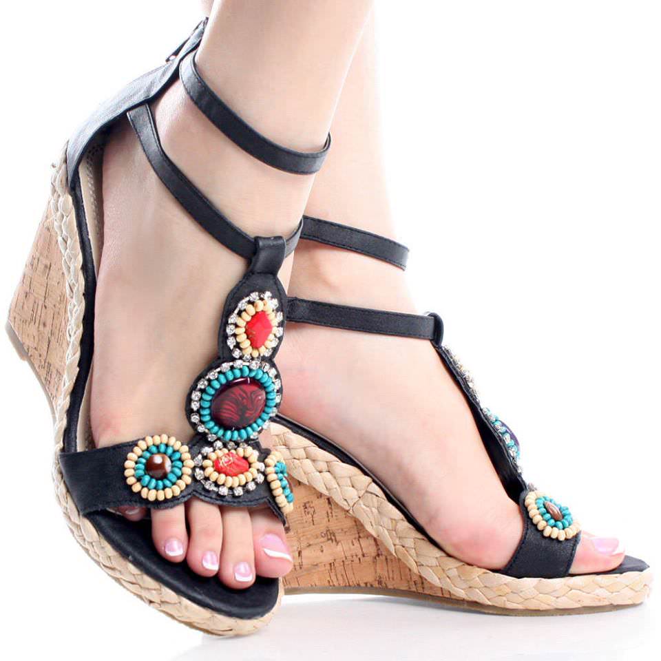 platform sandals black with acesories