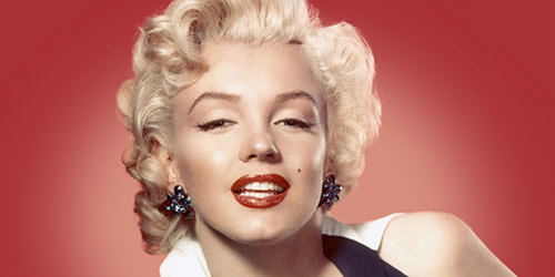 marilyn monroe with red lipstick